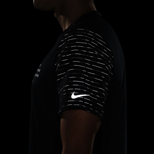Nike Dri-Fit Rise 365 Run Division Short-Sleeve Running Erkek Tişört