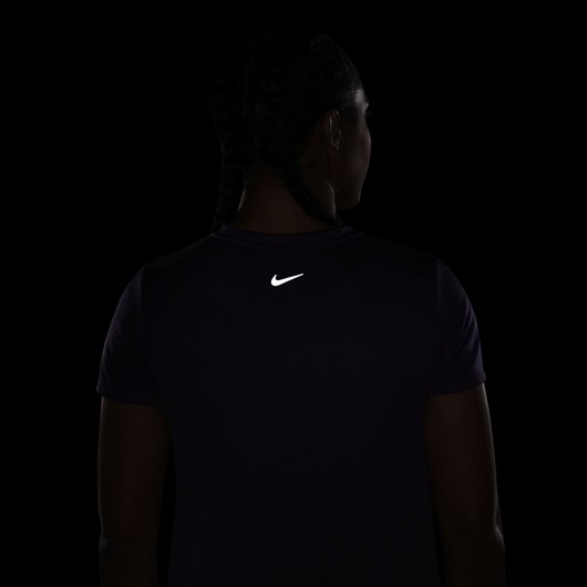 Nike Dri-Fit Swoosh Run Short-Sleeve Kadın Tişört