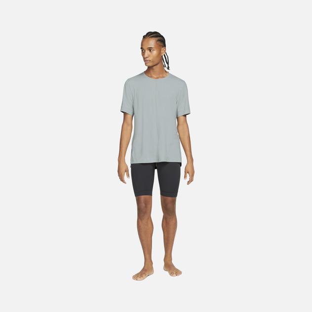  Nike Yoga Dri-Fit Short-Sleeve Top Erkek Tişört