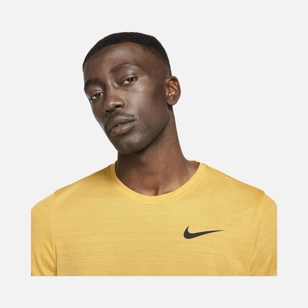  Nike Dri-Fit Superset Short-Sleeve Training Top Erkek Tişört